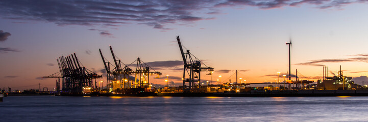 Sonnenuntergang Hamburger Hafen