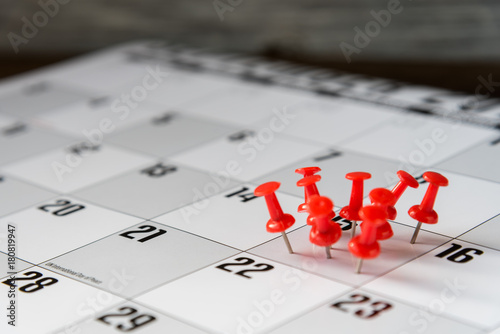 Cuadros en Lienzo Thumbtack in calendar concept for busy, appointment and meeting reminder