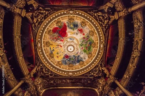 Dekoracja na wymiar  palais-garnier-opera-paryska-wnetrza-i-detale
