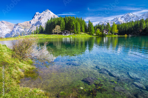 Dekoracja na wymiar  jezioro-arnisee-z-alpami-szwajcarskimi-kanton-uri-szwajcaria