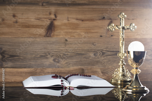 Fotografía Holy communion. Catholic symbols composition.
