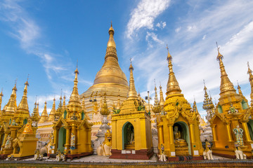 Wall Mural - Shwedagon Pagoda in Yangon, Myanmar.