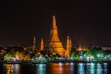Fototapeta  - 暁の寺・バンコク：ワットアルン・Wat Arun
