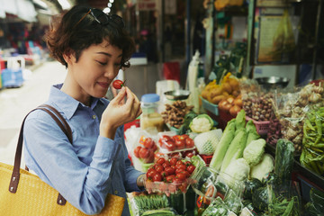 Buying fresh tomatoes