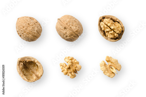 Fotomural Walnuts, whole and opened, on white background