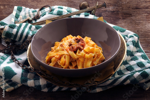 Cuadros en Lienzo Tagliatelle al ragù Cucina italiana Italienische Küche イタリア料理 Итальянская кухня