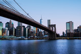 Fototapeta Nowy Jork - View of Manhattan bridge and Manhattan in New York, USA in the morning