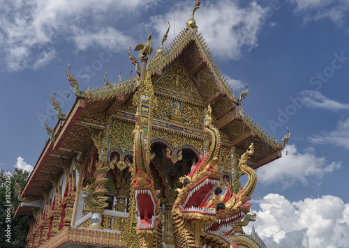 Plakat Smok statuy przy świątynią w Chiang Mai Tajlandia