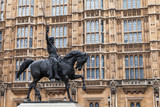 Fototapeta Londyn - Richard Coeur de Lion is equestrian statue
