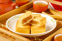 Taiwan Famous Dessert - Pineapple Cake 