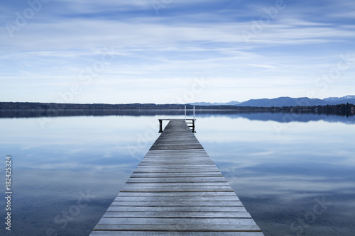 Obrazy Jezioro  blekitny-pomost-na-jeziorze