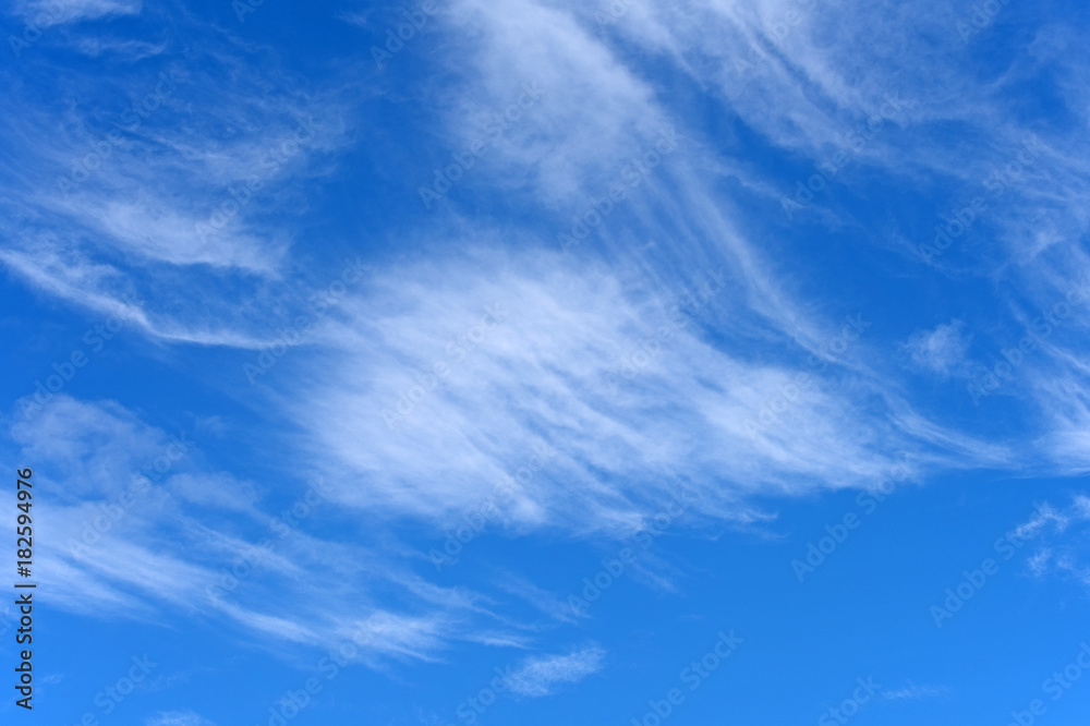 Stock-Foto Schleierwolken , Wolken, Cirrostratus, Himmel | Adobe Stock
