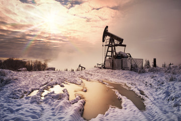 Oil production in the winter on Mount Synechka