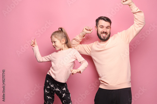 Photographie Young father with his baby daughter