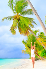 Poster - Blonde beauty woman at the beach on Maldives