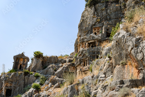 Zdjęcie XXL Starożytne miasto Myra w pobliżu Demre. Turcja, groby wykonane w skale