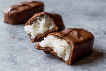 Chocolate Bar With Coconut