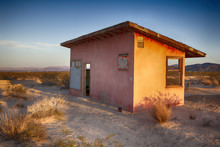Little Pink Desert Homestead Cabin 