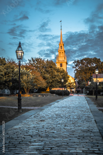 Cuadros en Lienzo newport rhode island city streets in the evening