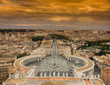 Vista Desde El Cupola De La Basilica San Pedro En Vaticano