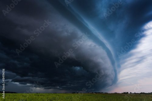 Cuadros en Lienzo Image of gigantic shelf cloud of aproaching storm taken in Lithuania