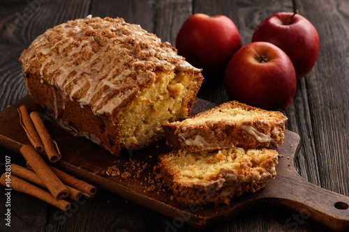 Fotomural Homemade loaf of apple bread.