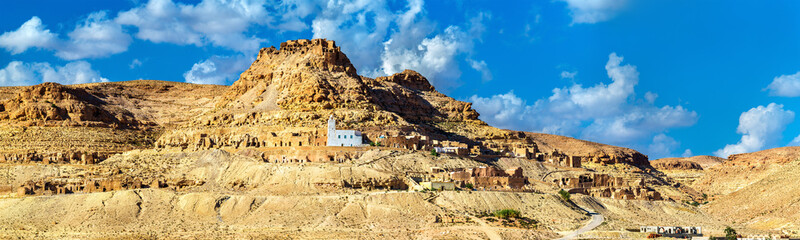 Canvas Print - View of Doiret, a hilltop-located berber village in South Tunisia