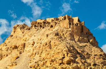 Canvas Print - View of Doiret, a hilltop-located berber village in South Tunisia