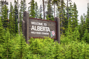 Wall Mural - Welcome to Alberta, welcoming sign to the famous state of Canada