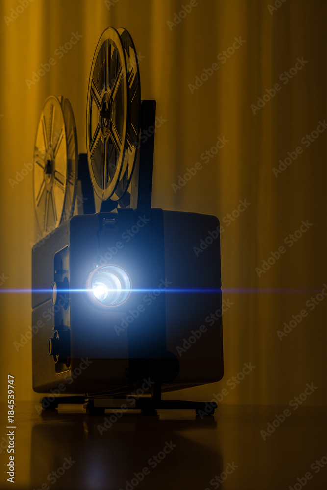 8mmフィルム映写機、映写 Stock Photo | Adobe Stock