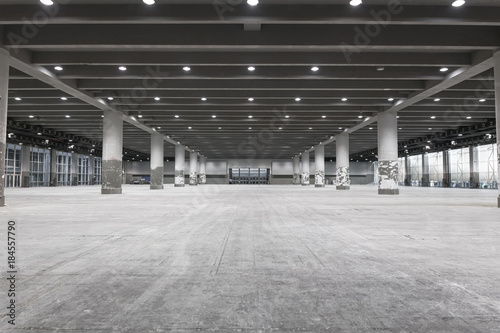 Cuadros en Lienzo interior of empty exhibition place