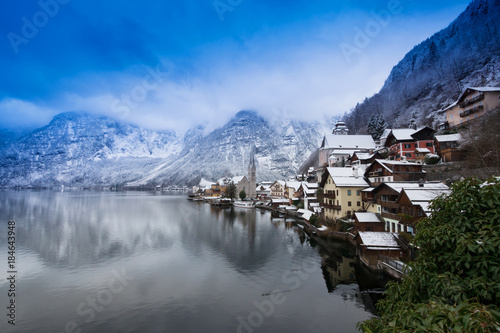 Fotografie, Obraz Lagoon view in Hallstatt hesitage city 4000 years in Austria