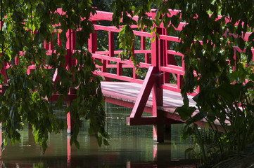 Wall Mural - Pont rouge en bois 