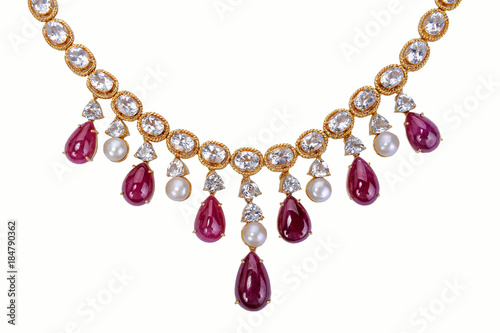 Cuadros en Lienzo diamonds and pearl necklace a white background