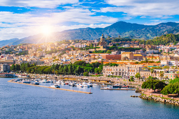 Fototapete - Beautiful cityscape and harbor of Messina, Sicily, Italy