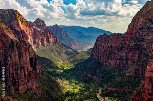 Cuadros en Lienzo Yellowstone valley view from Angels Landing