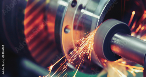 Cuadros en Lienzo Finishing metal working on high precision grinding machine in workshop