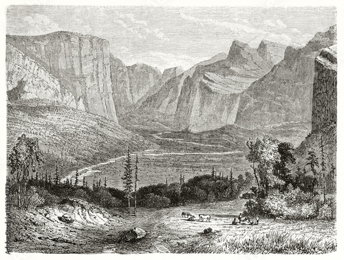 wielka-amerykanska-dolina-yosemite-kalifornia-z-swoj-silnymi-wysokimi-gorami-na-tle-stworzony-przez-huet-po-wczesniejszym-wkleslo