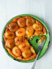 Sticker - rustic golden apple tarte tatin