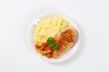 Canvas Print - turkey breast fillet with potato puree and vegetables