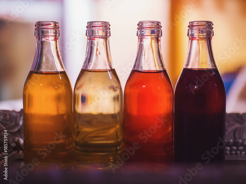 Photo  Group of colorful little liquor bottles in the restaurant