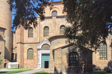 the octagonal basilica of san vitale is a beautiful example of early christian architecture - ravenn