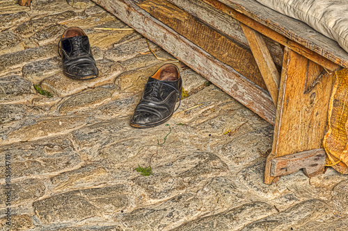 Photo  Beat Black leather shoes