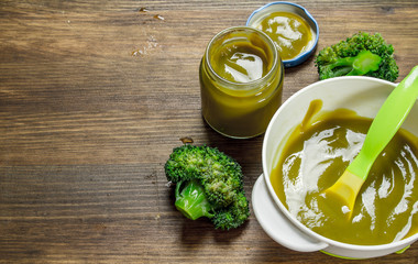 Baby food. Baby puree from broccoli.