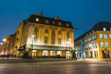 Wall Mural - Night view of the old town in Warsaw, Poland