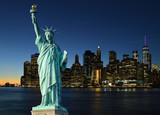 Fototapeta Koty - Statue of Liberty and Manhattah skyline.