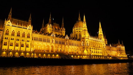 Poster - Night view of Hungarian parliament im Bucarest.