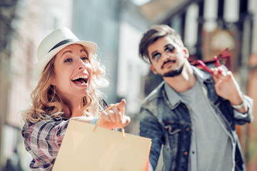 Canvas Print - Loving couple shopping