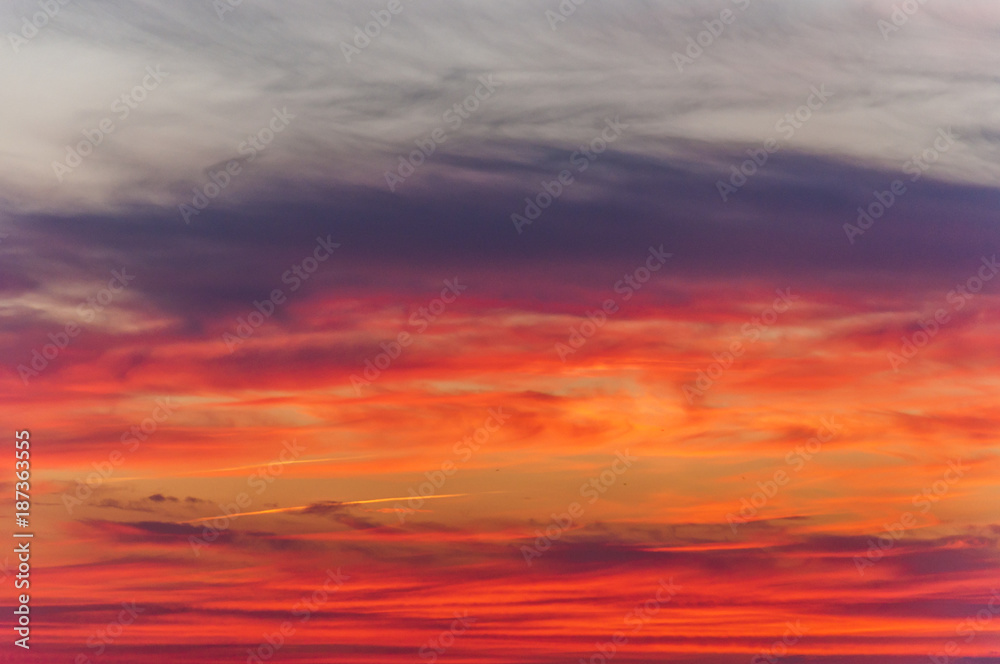 Kolorowe niebo. Zachód  słońca - obrazy, fototapety, plakaty 