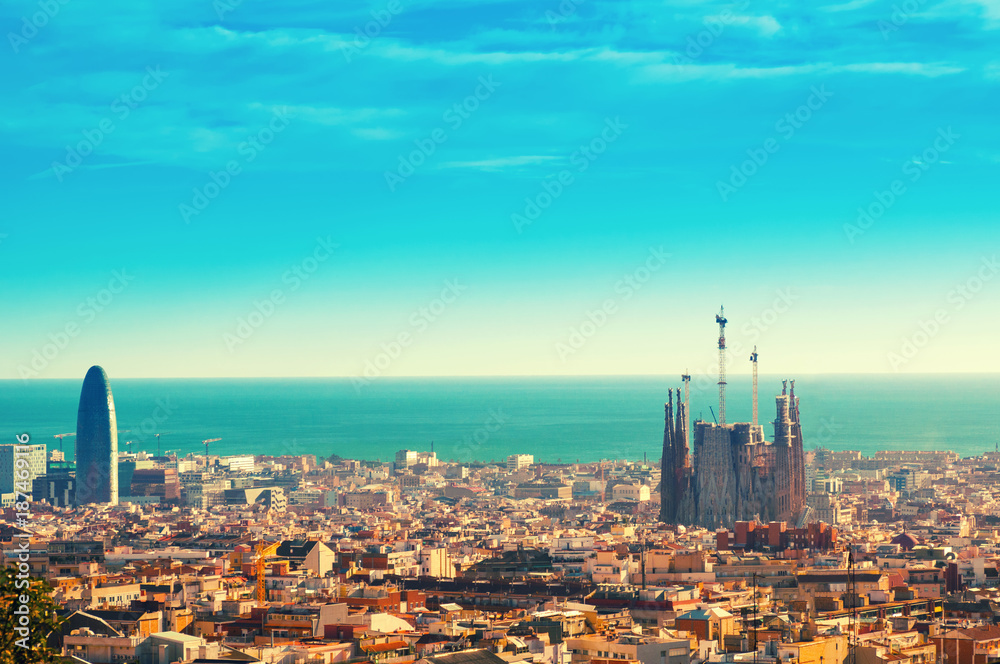 Obraz na płótnie View above on Barcelona landmark from Montjuic hill w salonie